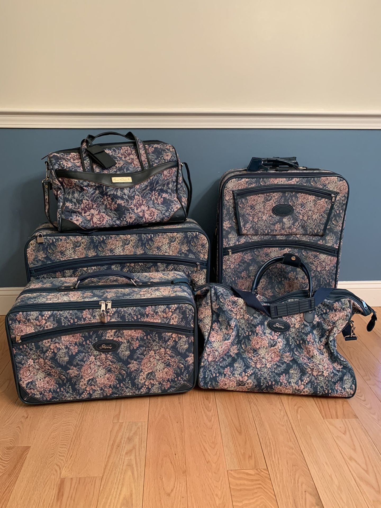 Skyway Floral Pattern Complete Luggage Set