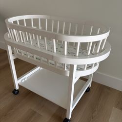 Pottery Barn Bassinet 