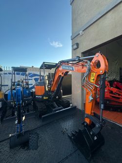 DX27Z-7 MINI EXCAVATOR 24 hp DIESEL