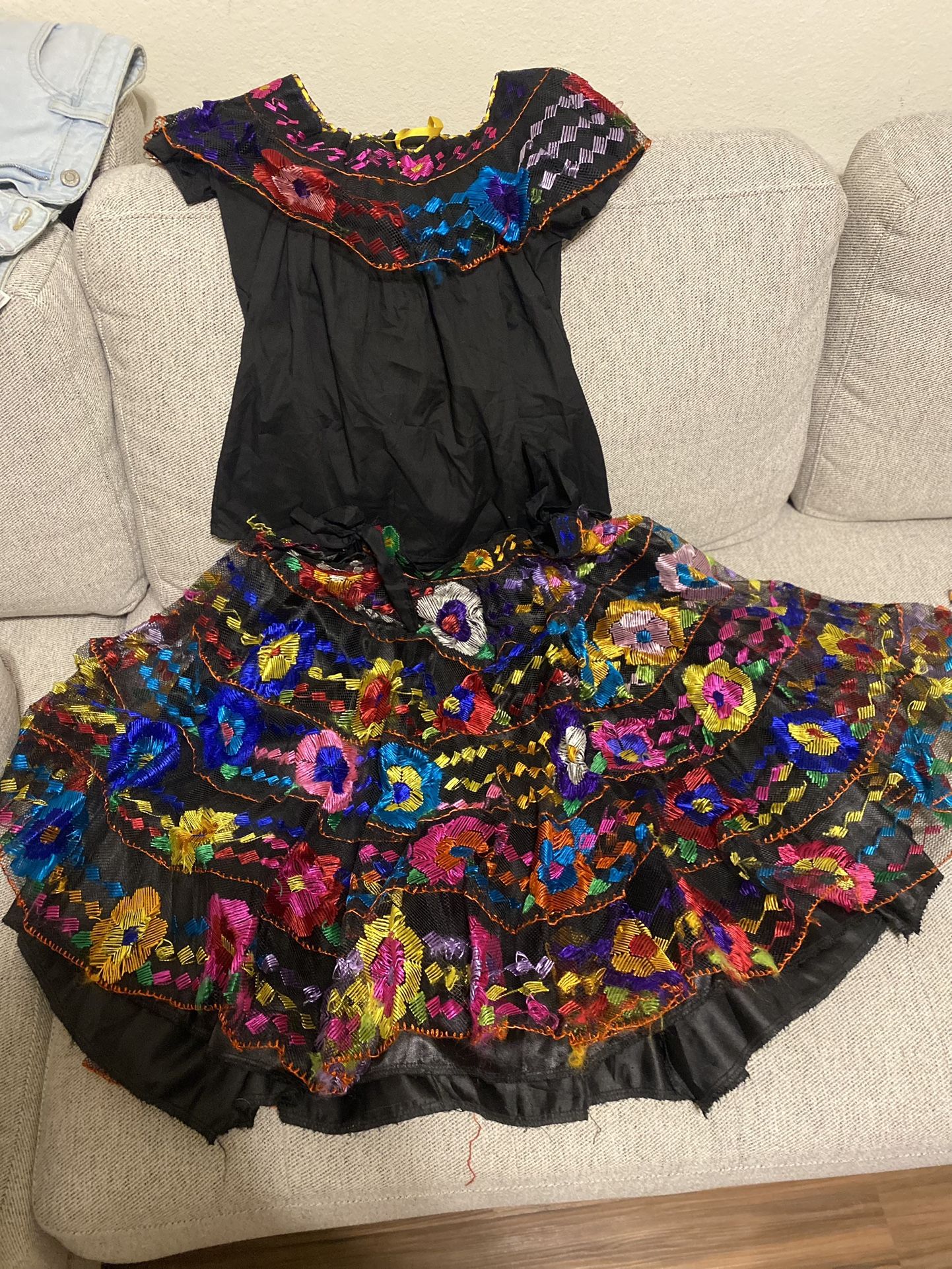 Little Girls Mexican Folklorico Dress Size 4 - greenwatershopping.com Little Girls Mexican Folklorico Dress Size 4 - greenwatershopping.com