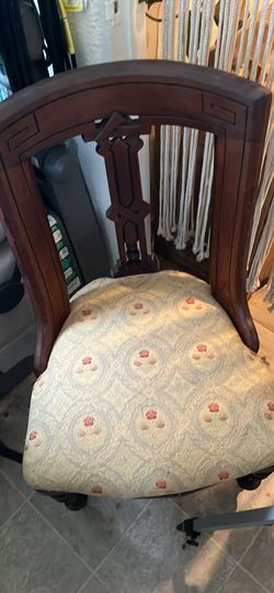 Antique Chair Last One 