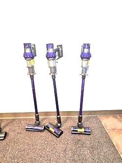 Dyson V10 Animal Cordless Vacuum Cleaner – Refurbished, Powerful Suction!