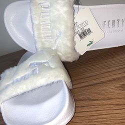PUMA X FENTY LEADCAT WHITE FUR SLIDES SZ. 8.5 [Brand New]