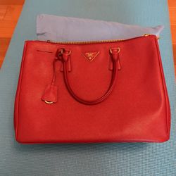PRADA Pattina Shoulder Chain Red Quilted Cross Body Bag with Authenticity  card for Sale in Sterling, VA - OfferUp