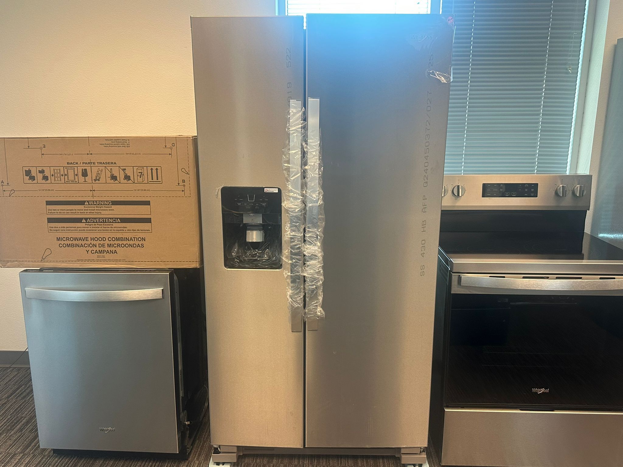NEW Matching Whirlpool Set In Stainless Steel, Manufacturer Warranty Included
