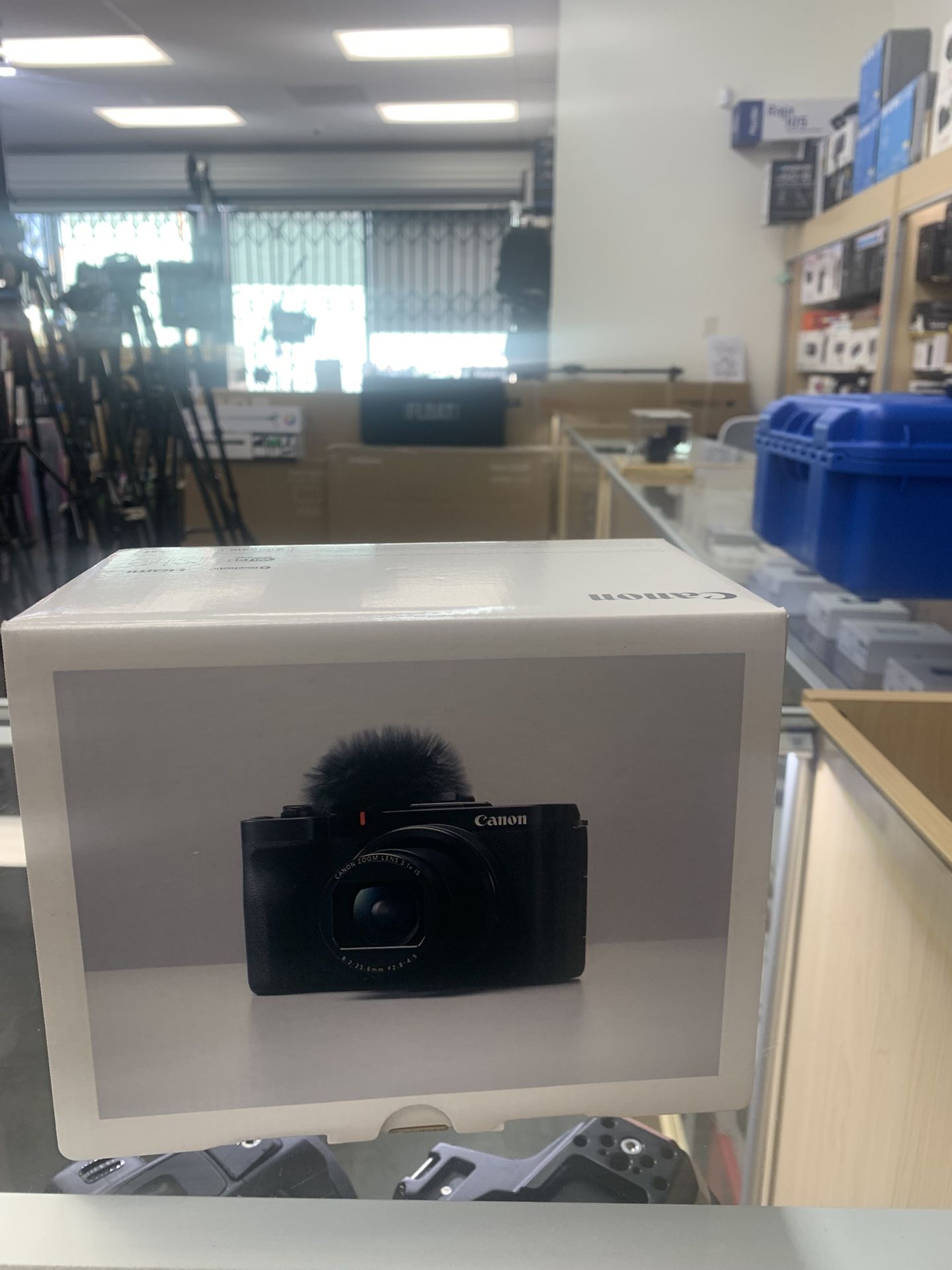 Canon Powershot V1