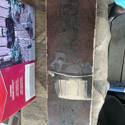 Skateboard skull with top hat