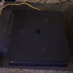 Ps4 slim 1 TB
