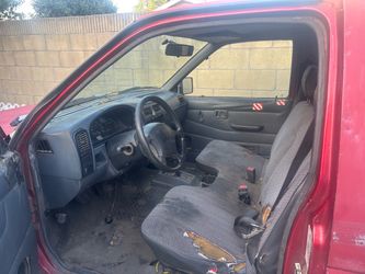 Nissan 1996
