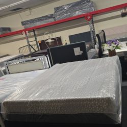 QUEEN 12"IN THICK MEMORY GEL MATTRESS 