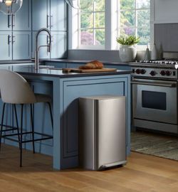 Kohler 47L Step Trash Can