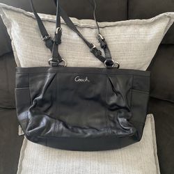 Coach Leather Purse 