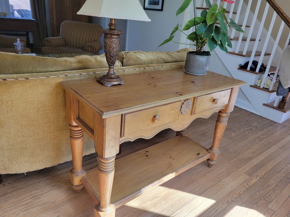 Console / Sofa Table