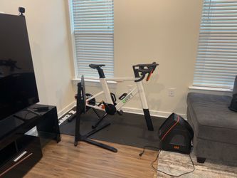 ZWIFT BIKE WITH ACCESSORIES