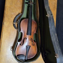 Violin 🎻.  