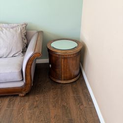 Orient style mini bar Or end table 