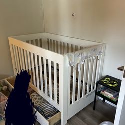 White crib