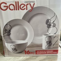 16 Piece Ceramic Dinnerware Set. Brand New $15