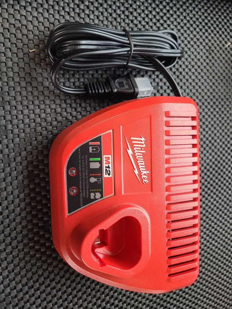 Milwaukee 12v Charger