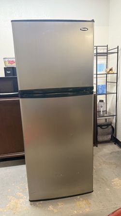Apartment size refrigerator