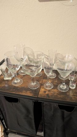 Glass Drinkware (11 pieces)