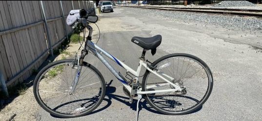 Trek Multitrack 7100 Bike