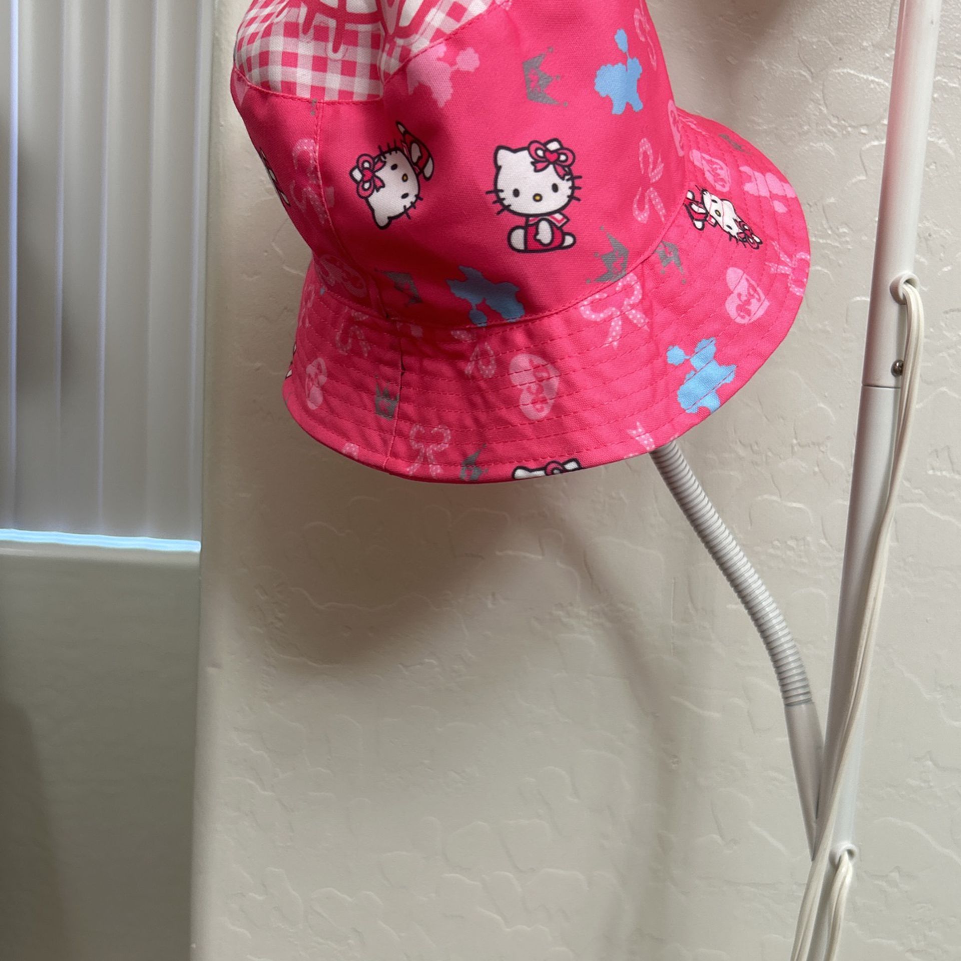 New Open Box Hello Kitty Bucket hat 