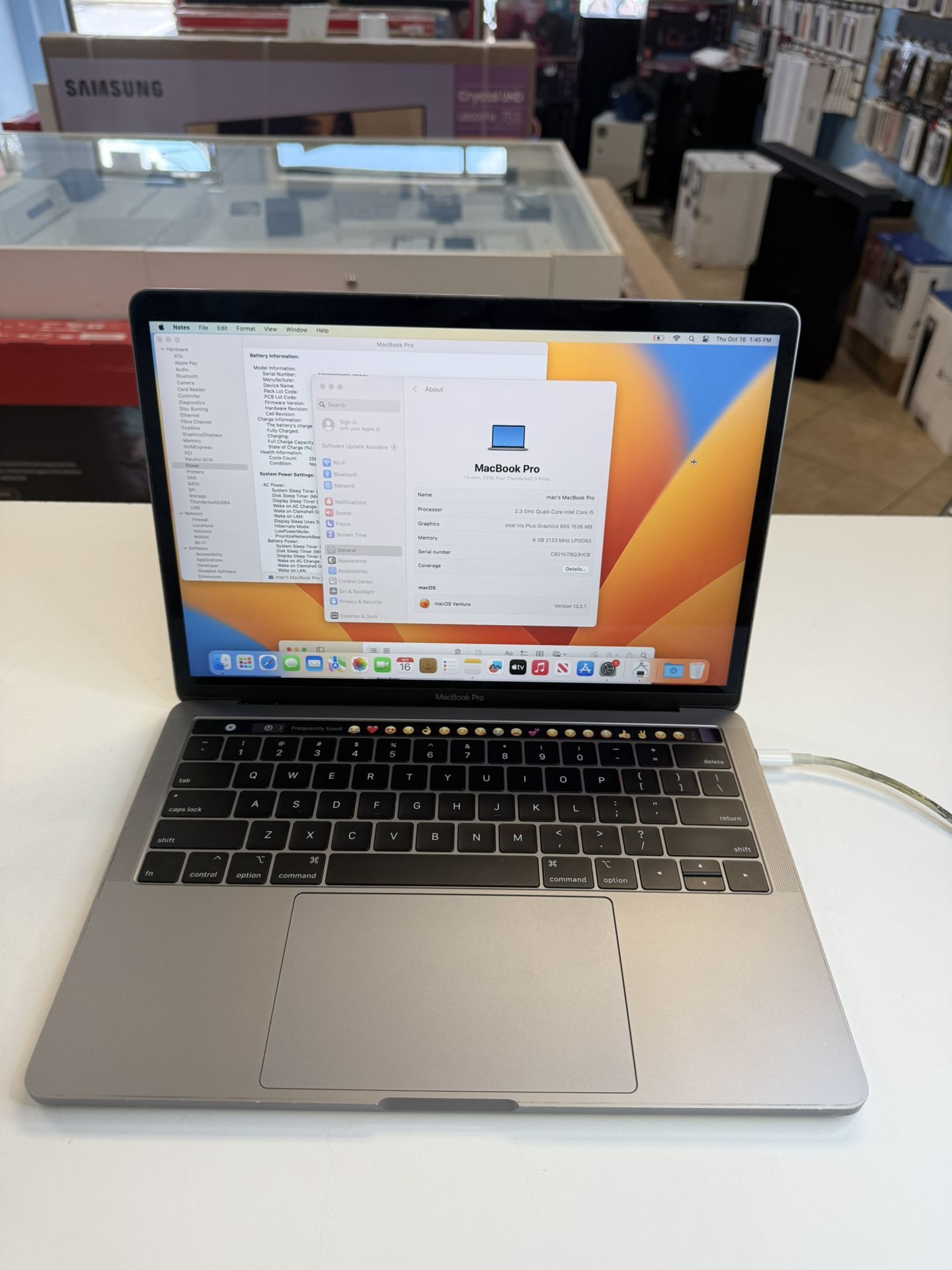 MacBook Pro Touchbar 8/256ssd macOS Sequoia 2024 released