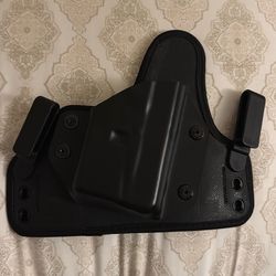 Glock 43x IWB holster with TSM-11G light attachment