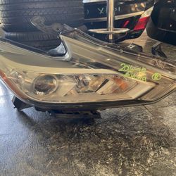 2016-2018 Nissan Altima Right Headlight