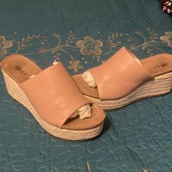 Women wedges size 5