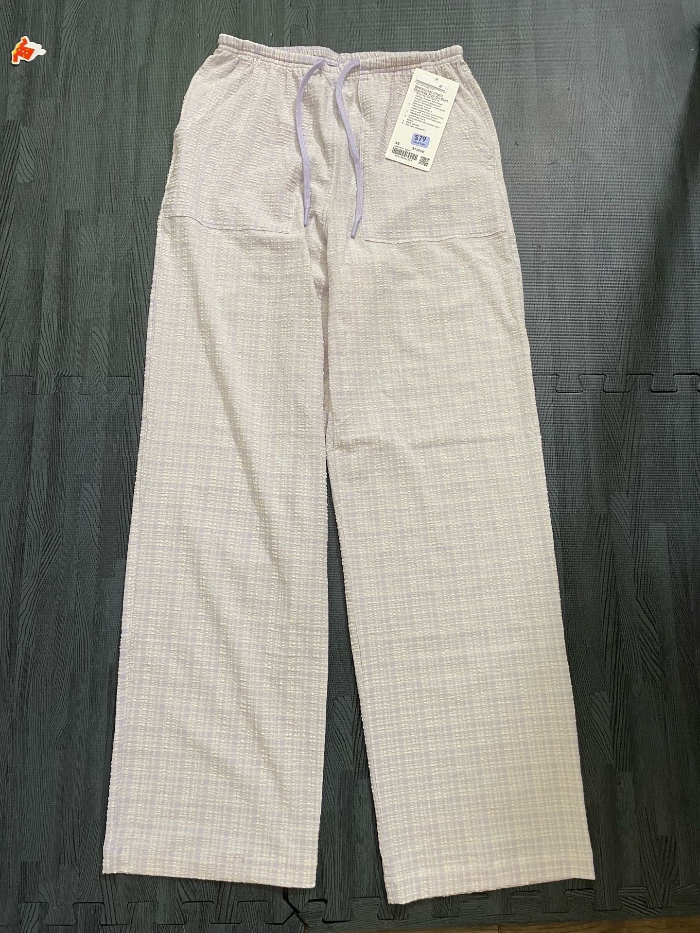 Lululemon women’s seersucker check mid-rise pull-on pant