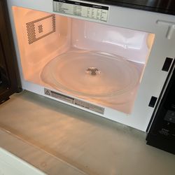 Black Farberware Microwave
