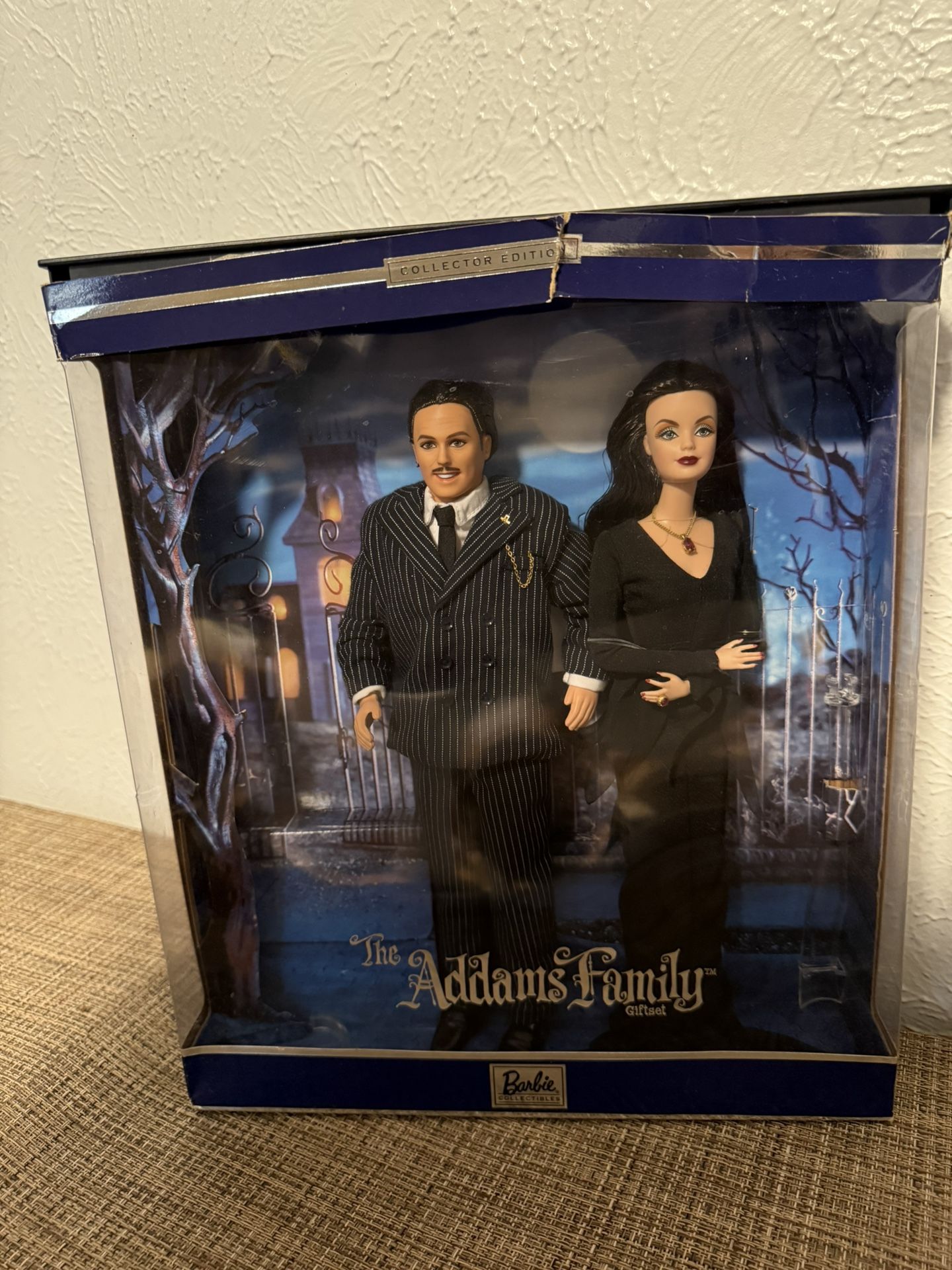 Pending - Vintage 2000 Barbie The Addams Family Giftset new in box
