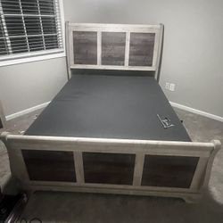 Queen Size Bed With Matress