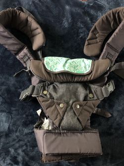 Infantino baby carrier