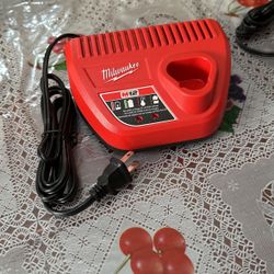 Milwaukee M12 Battery Charger
