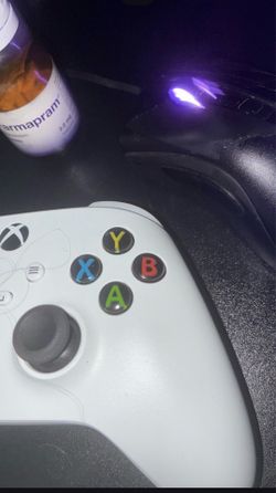 Mouse and controller (peep the first pic HMU)