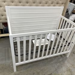 Baby Crib 4 In 1 Convertible Delta Brand New Assembled 
