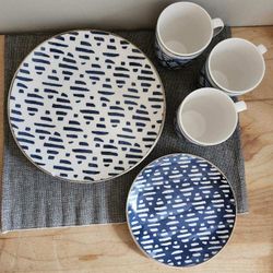 Blue & White Plate Dishes Bundle