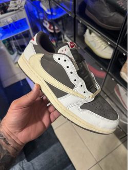 Travis Scott Jordan 1 low reverse mocha Sz 9 bnib og all