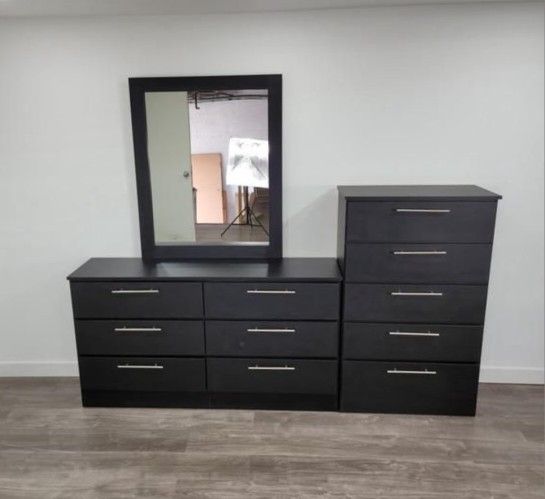 BLACK DRESSER WHIT MIRROR AND CHEST 