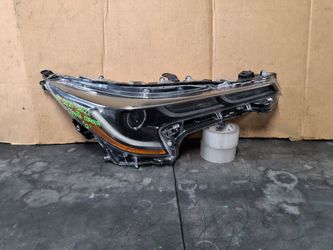 2020-2021-2022 TOYOTA COROLLA "Q" RIGHT SIDE HEADLIGHT OEM USED #12173