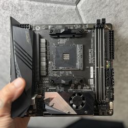 GIGABYTE X570 I AORUS PRO WIFI Mini-ITX AM4 DDR4 Motherboard w/ I/O & Antenna