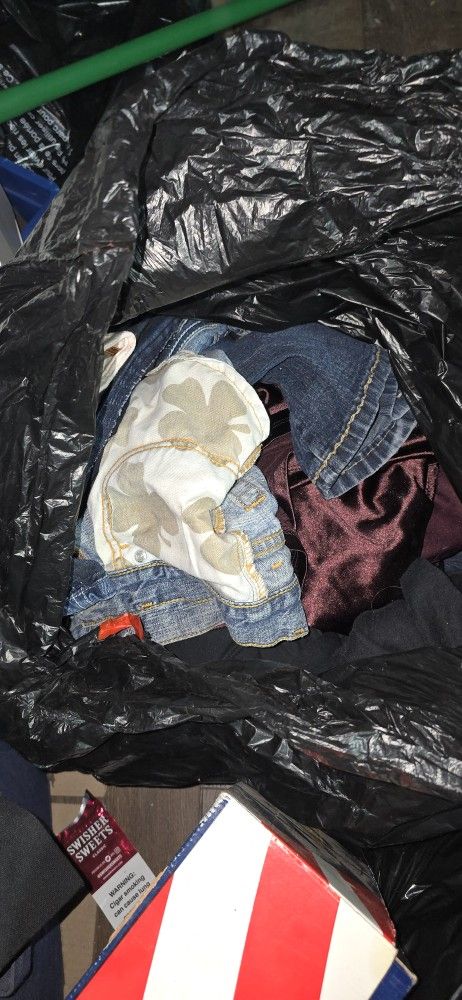 FREE BAG OF JEANS AND WOMEN CLOTHES