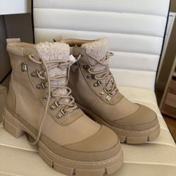 Steve Madden - Water resistant boots 