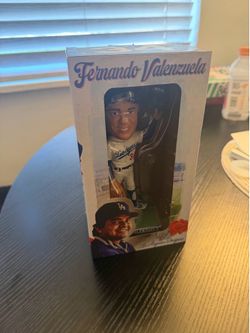3 Bobble heads 2 Fernando Valenzuela , 1 mookie betts