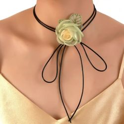 Brand New Trendy Pastoral Floral Choker Necklace