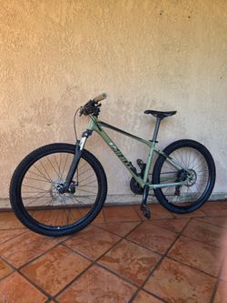 Giant lightweight Bike