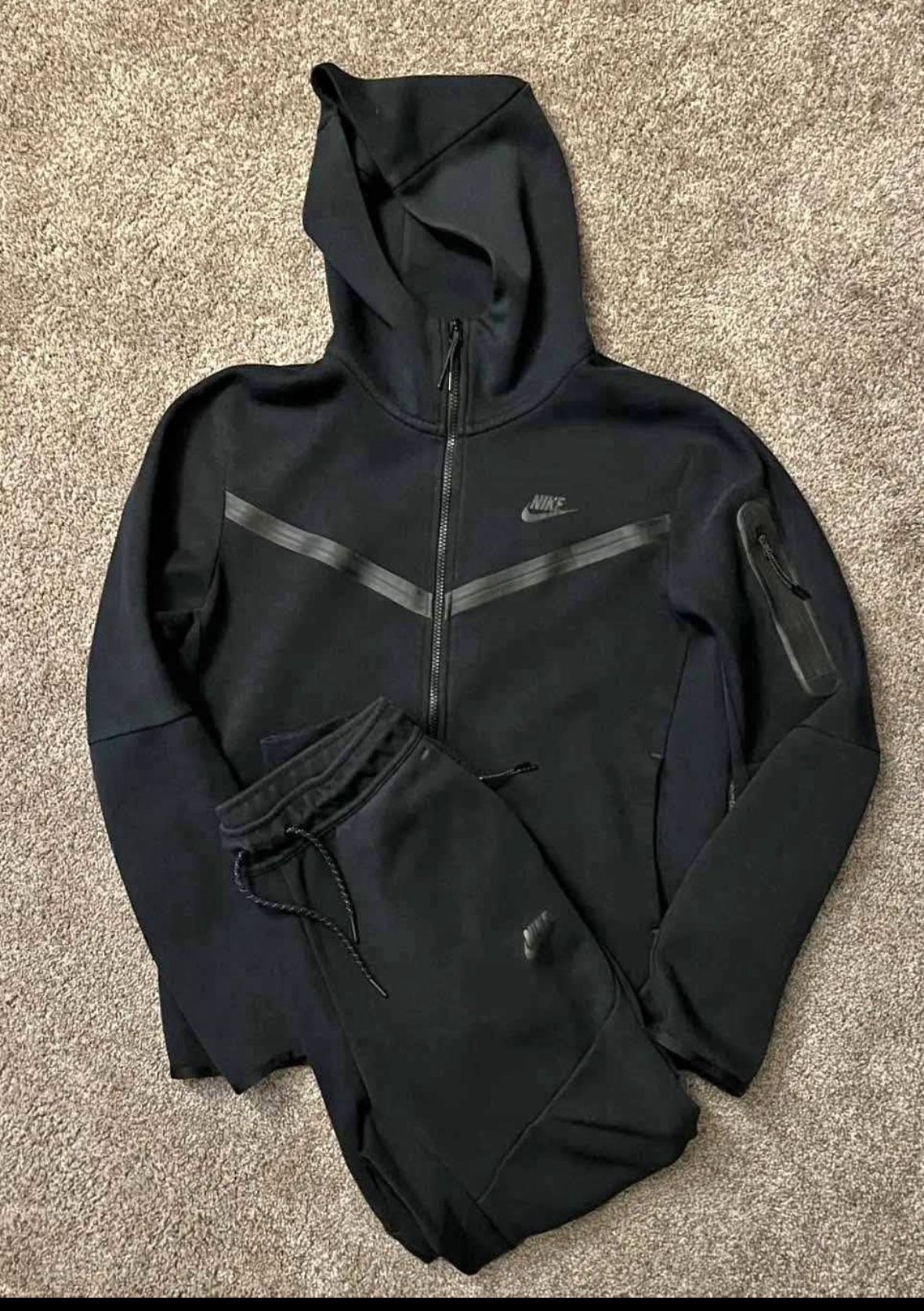 Nike Tech Fleece Set